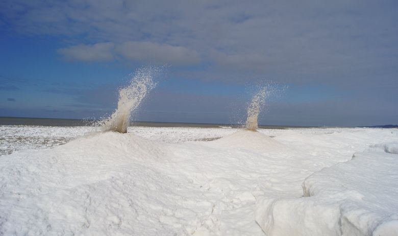 Погледајте невероватне “ледене вулкане”, феномен који настаје само под савршеним условима (ВИДЕО)